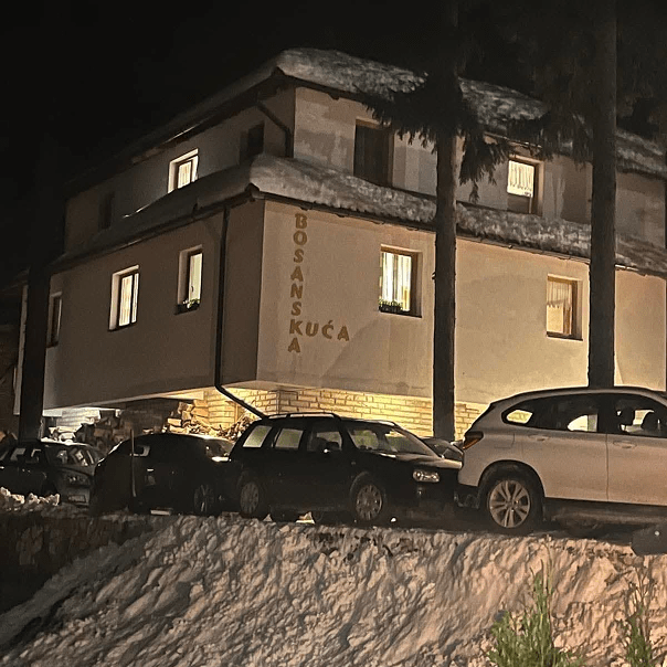bosanskakuca1-min.png